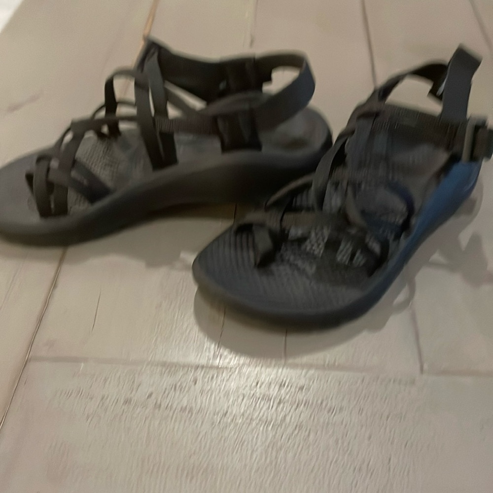 Brand New (without tags) Women’s Size 6 Black Chaco Water Sandals Shoes J107320